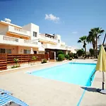 Central Pool-Side 2 Bedroom Apartment In Paphos